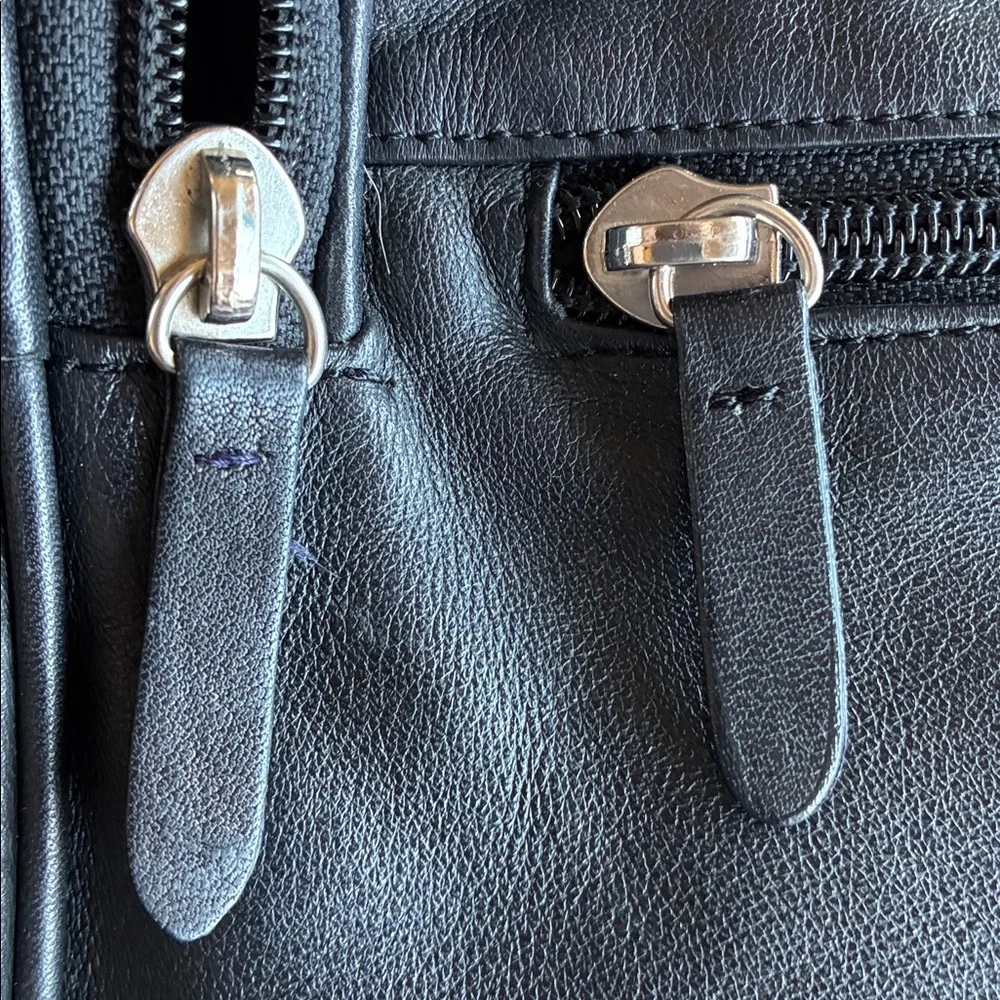 Maxx New York Black Leather Messenger Bag